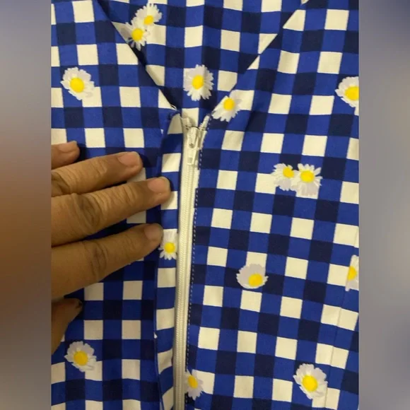 T34a- COLLECTIF LONDON Blue-White GINGHAM Plaid DAISIES Midi DEMIRA Sheath Dress - Picture 3 of 10